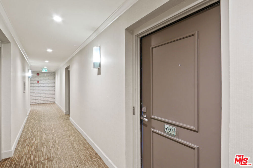1440 Veteran Avenue - Photo 14