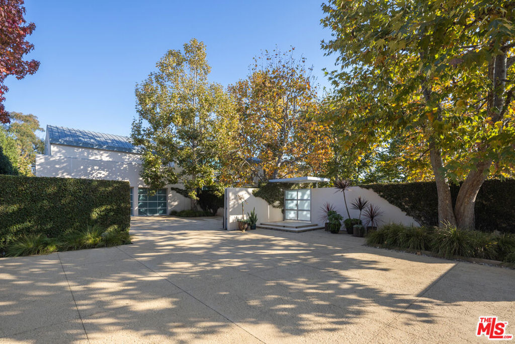 652 Chautauqua Boulevard - Photo 3