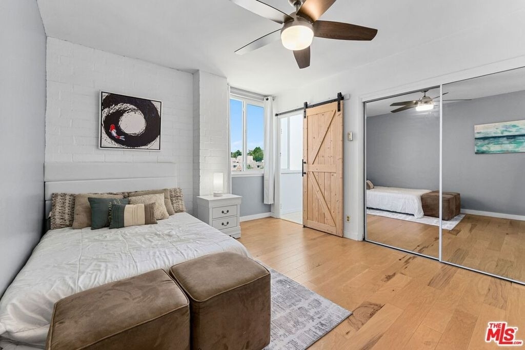 540 Kelton Avenue - Photo 9