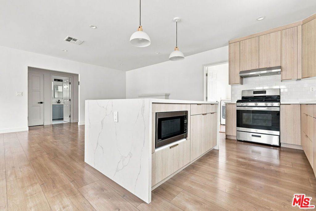 6328 Camellia Avenue - Photo 6