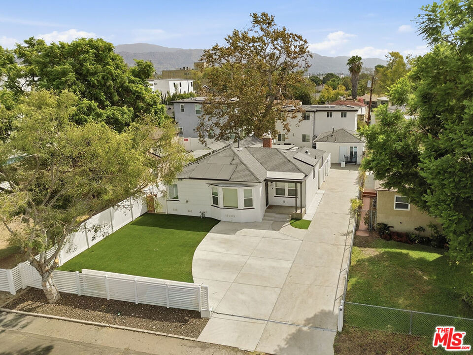 6328 Camellia Avenue - Photo 1