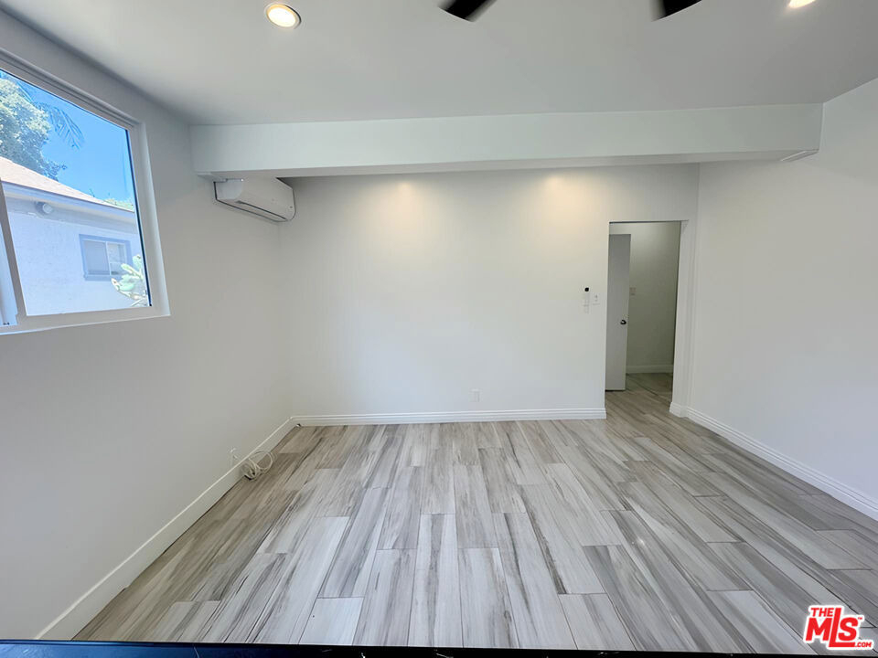 1247 11th Street - Photo 9