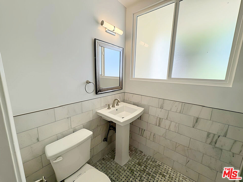 1247 11th Street - Photo 12