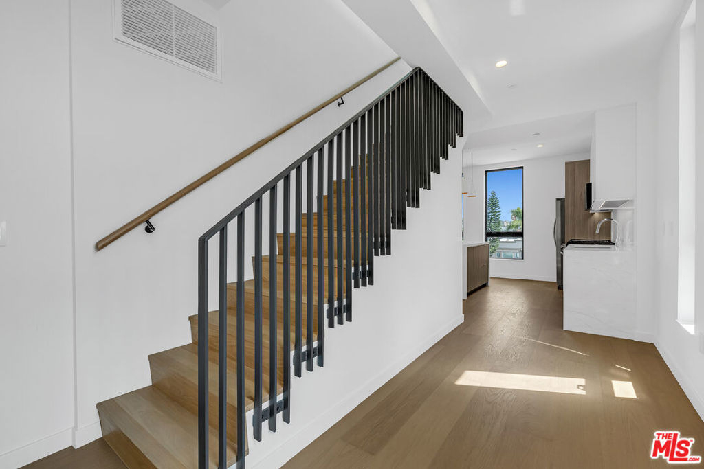 1257 N Detroit Street - Photo 3