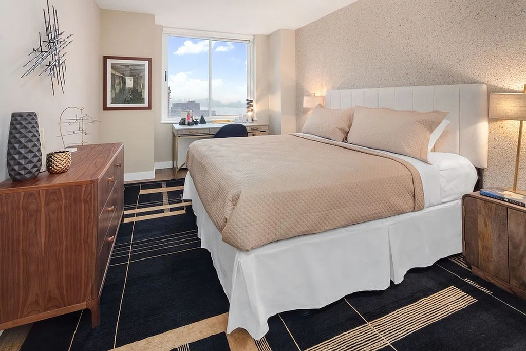 560 West 43rd Street - Photo 1