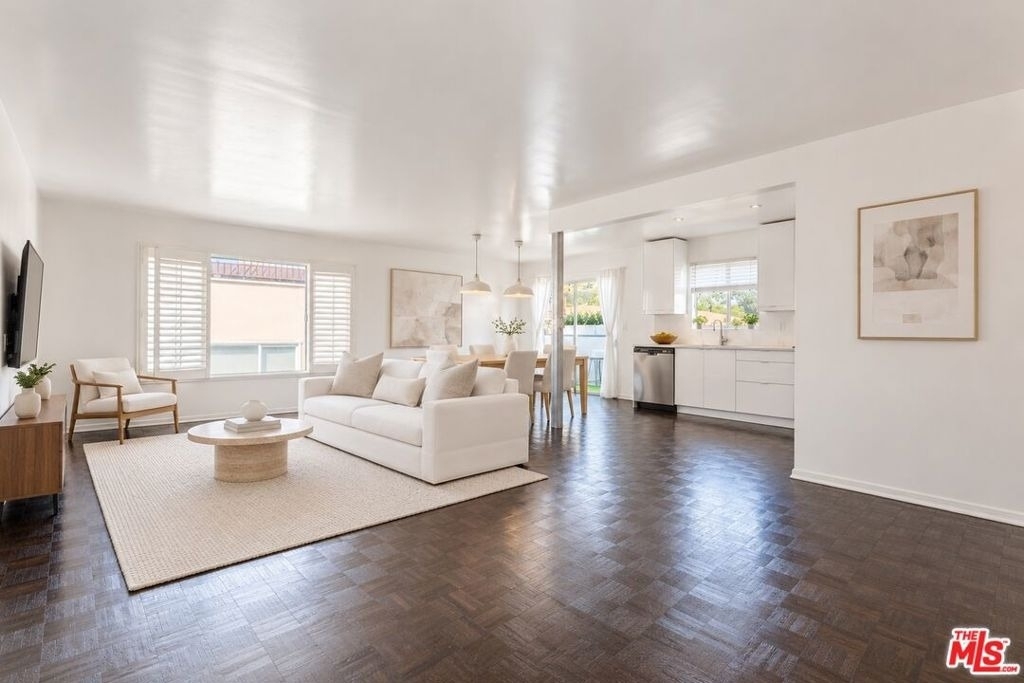 1250 N Kings Road - Photo 3