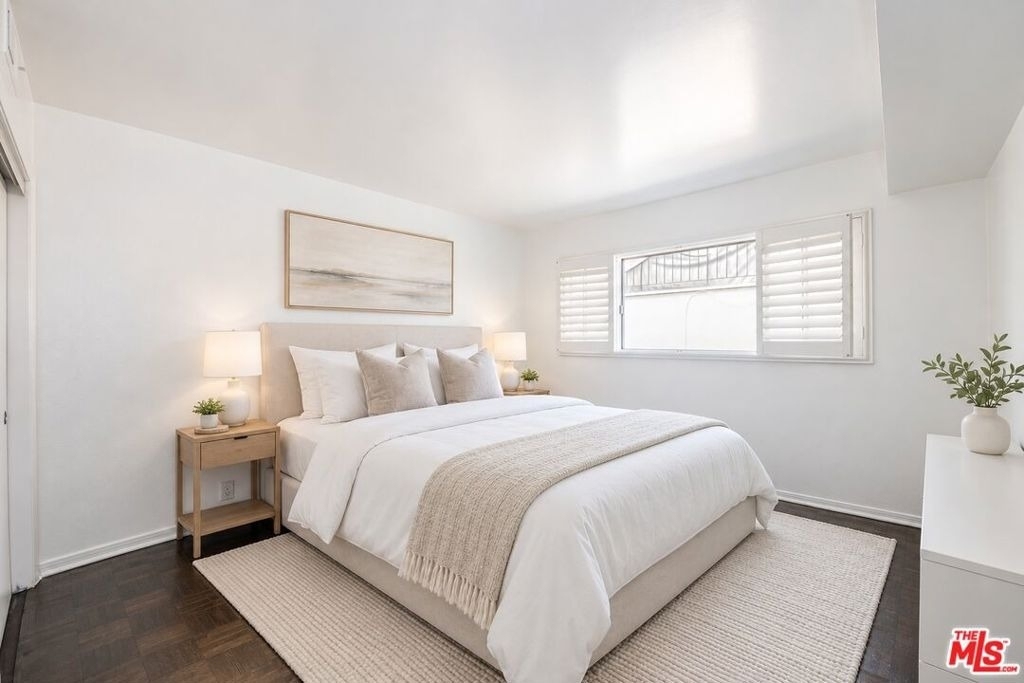 1250 N Kings Road - Photo 8