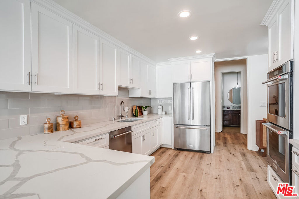 430 N Maple Drive - Photo 6