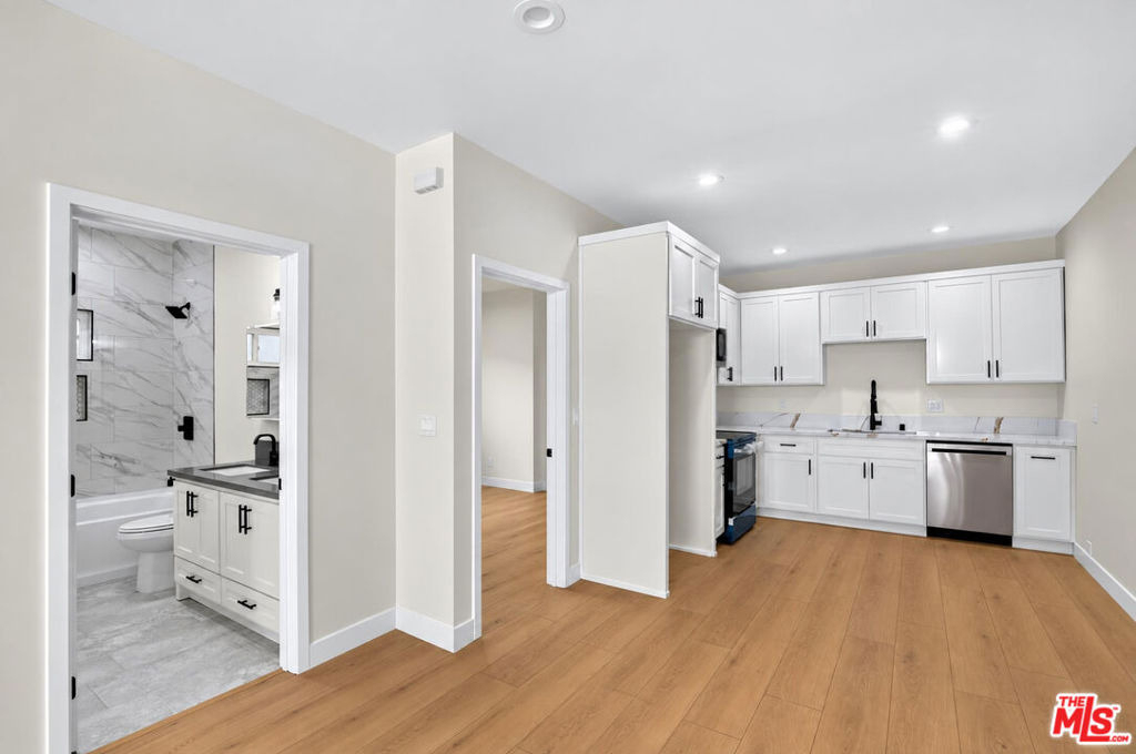 153 W 51st Street - Photo 1
