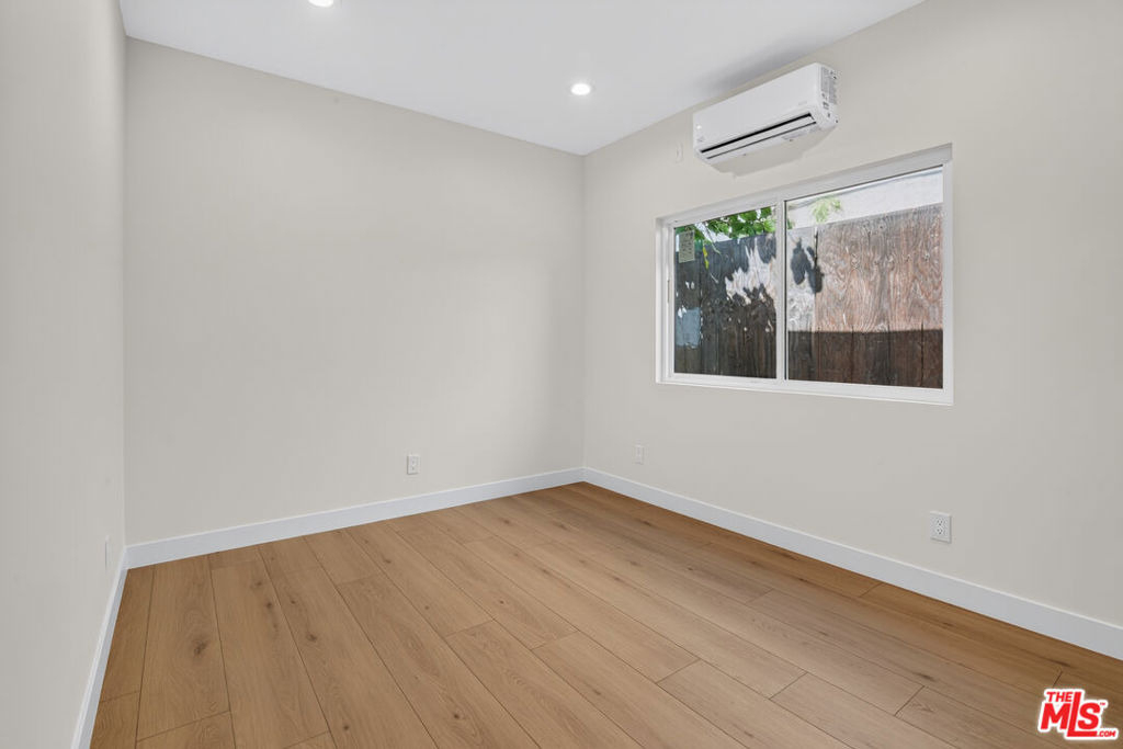 153 W 51st Street - Photo 10