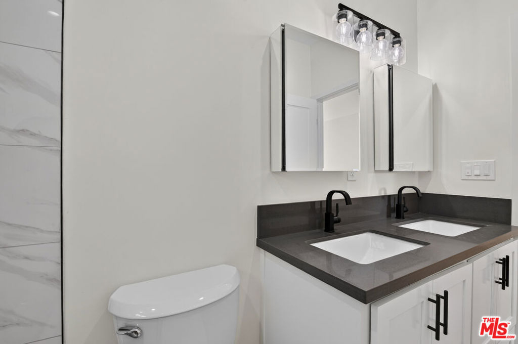 153 W 51st Street - Photo 7
