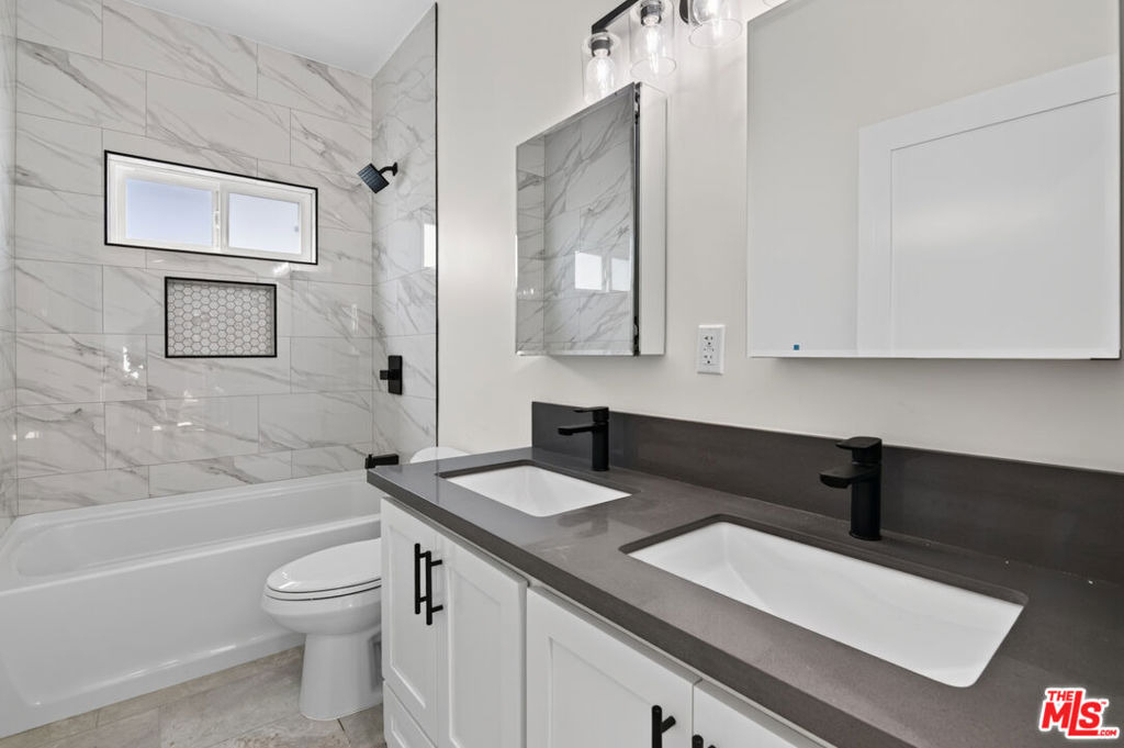153 W 51st Street - Photo 8
