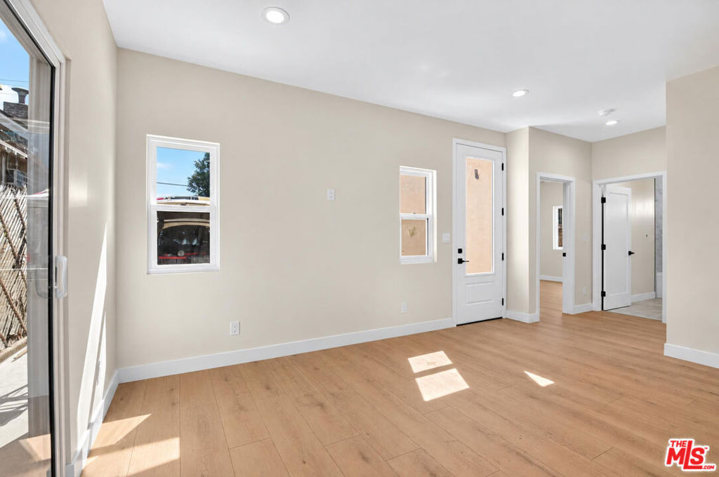 153 W 51st Street - Photo 3