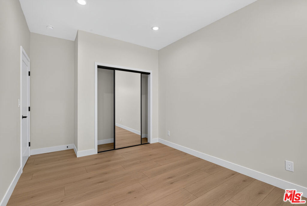 153 W 51st Street - Photo 4