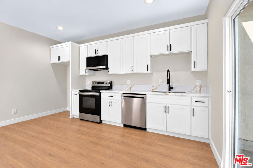 153 W 51st Street - Photo 1