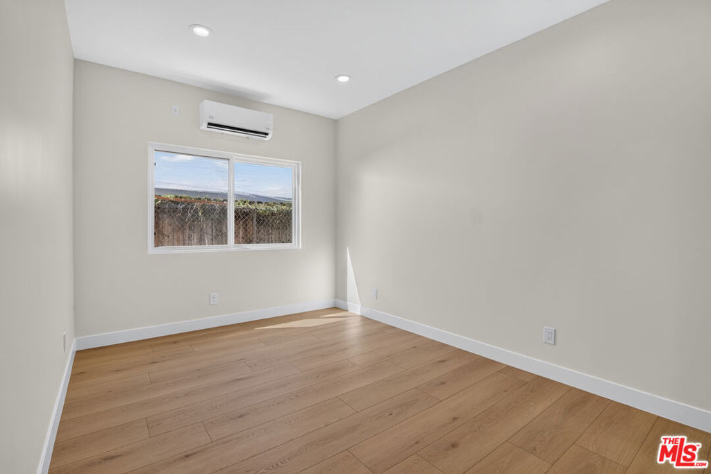153 W 51st Street - Photo 11