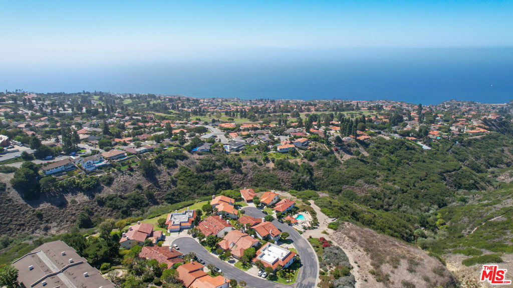 6622 Ocean Crest Drive - Photo 32