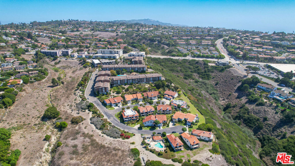 6622 Ocean Crest Drive - Photo 29