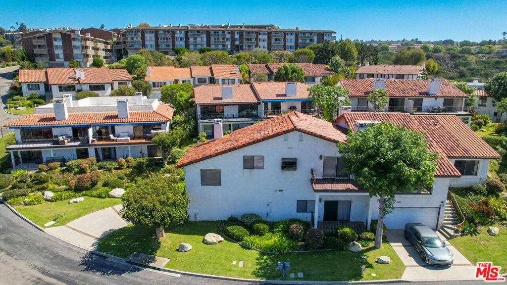 6622 Ocean Crest Drive - Photo 2