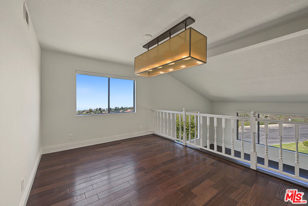 6622 Ocean Crest Drive - Photo 8