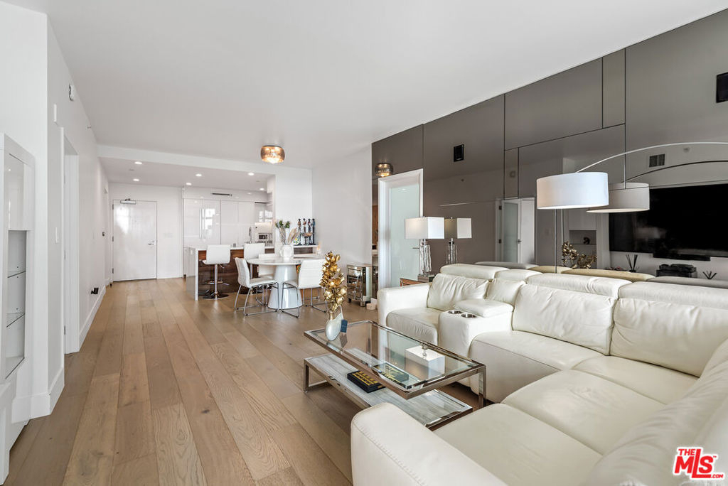 13700 Marina Pointe Drive - Photo 9