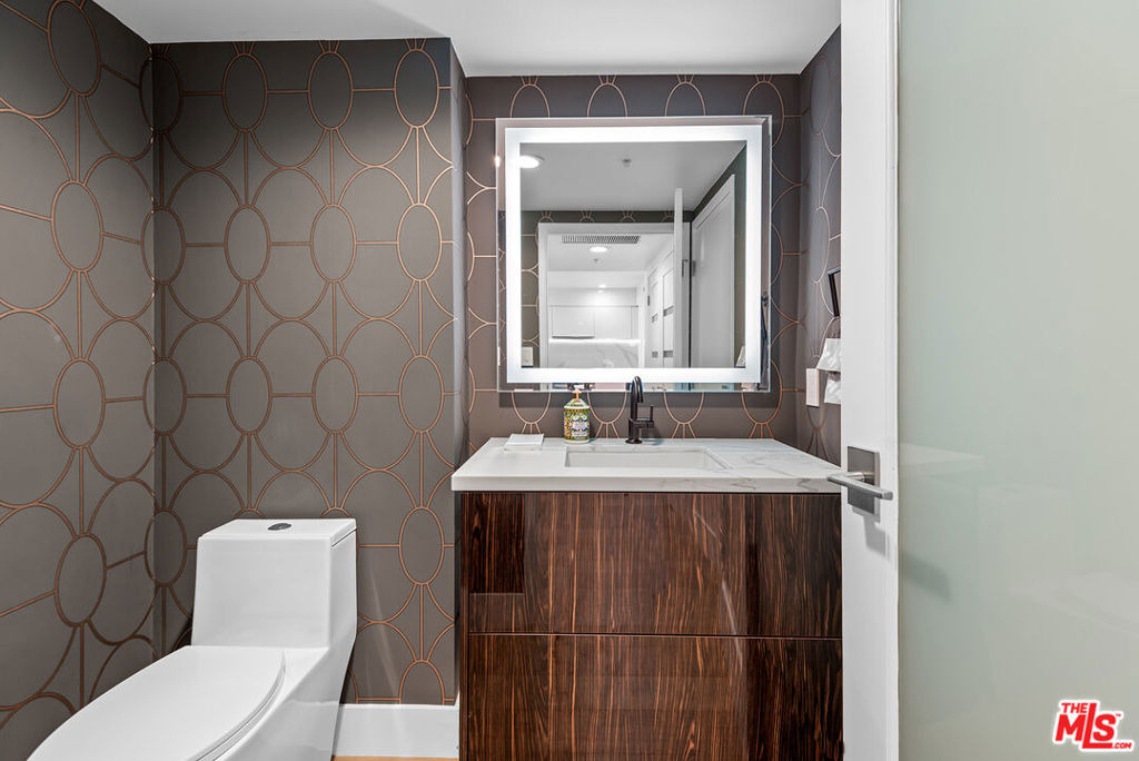 13700 Marina Pointe Drive - Photo 17