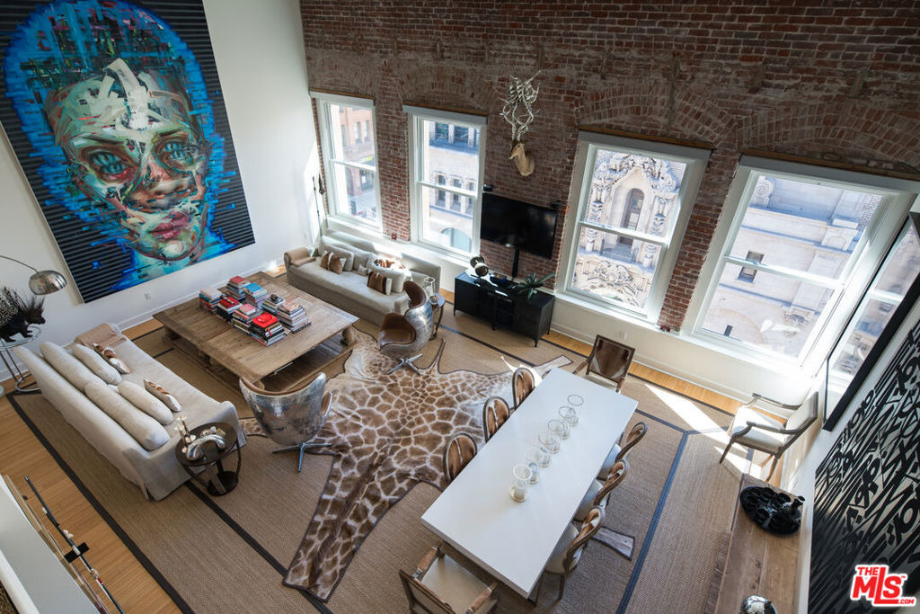 253 S Broadway - Photo 0