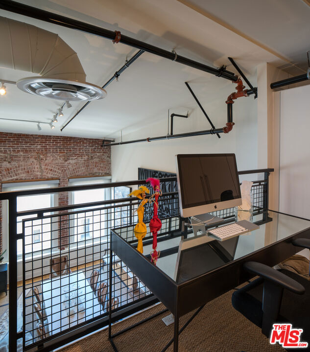 253 S Broadway - Photo 10