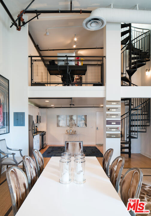 253 S Broadway - Photo 8