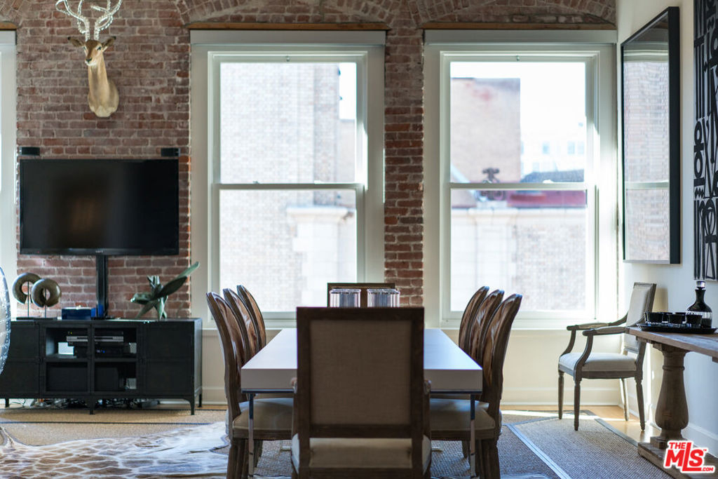 253 S Broadway - Photo 5