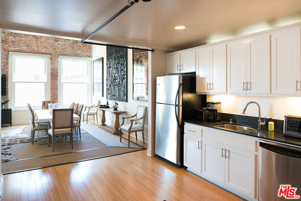 253 S Broadway - Photo 6