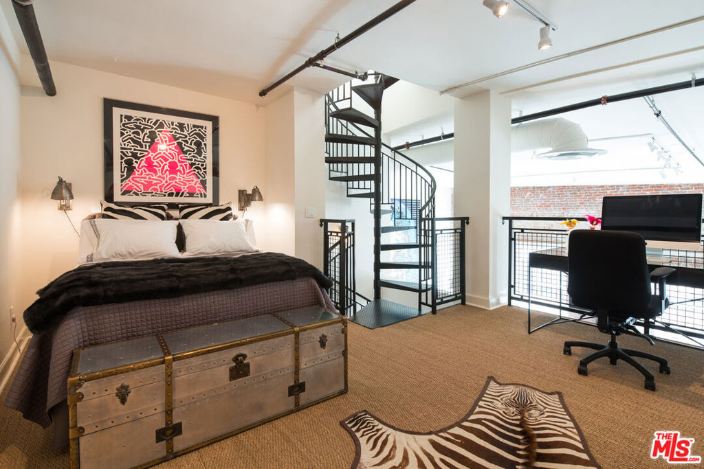 253 S Broadway - Photo 9