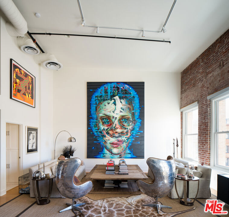 253 S Broadway - Photo 1
