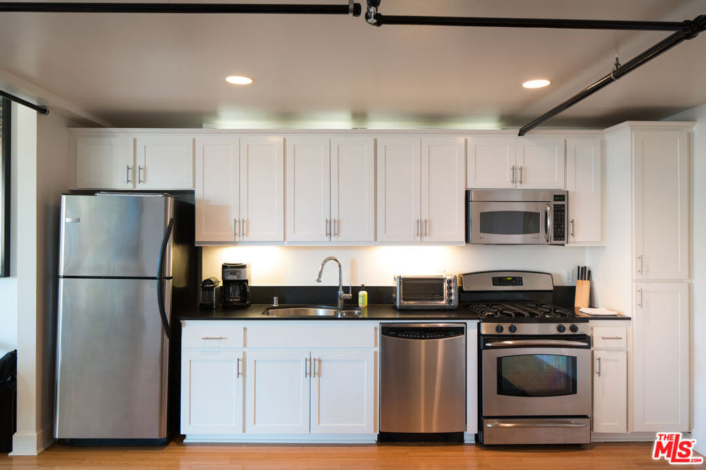 253 S Broadway - Photo 7