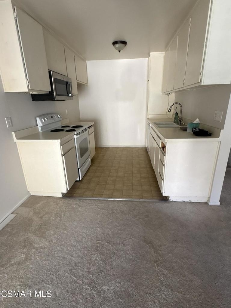 1418 Ramona Drive - Photo 2