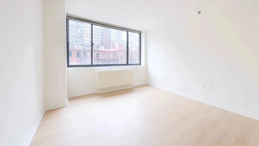 505 West 54th Street - Photo 5