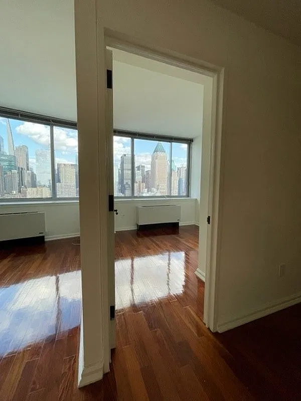 515 West 52nd Street - Photo 0