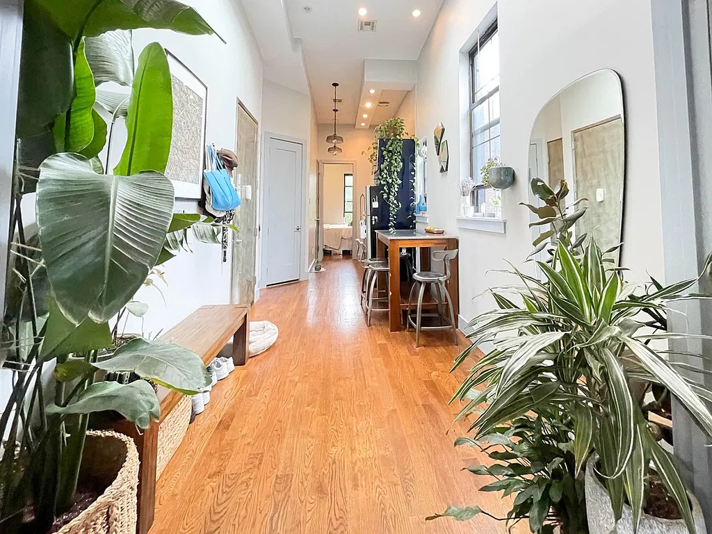 9 Marcus Garvey Boulevard - Photo 0