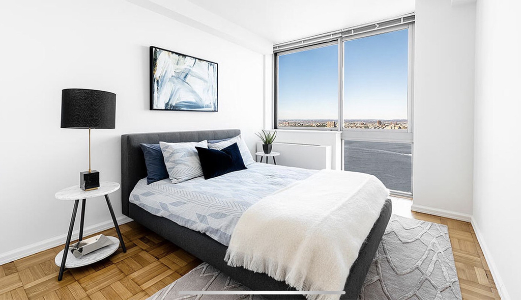 West 37th Street - Photo 1