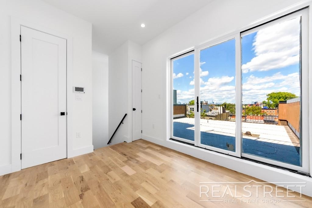 339 Herkimer Street - Photo 8