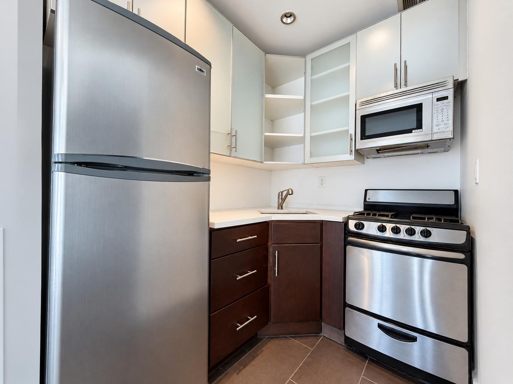 143 Skillman Avenue - Photo 3