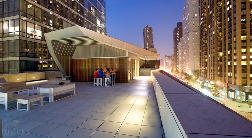 West 67th Street - Photo 8
