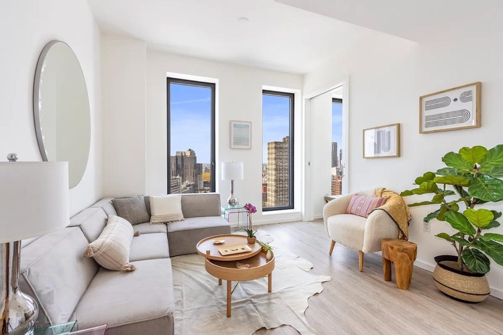 Vanderbilt Avenue - Photo 1
