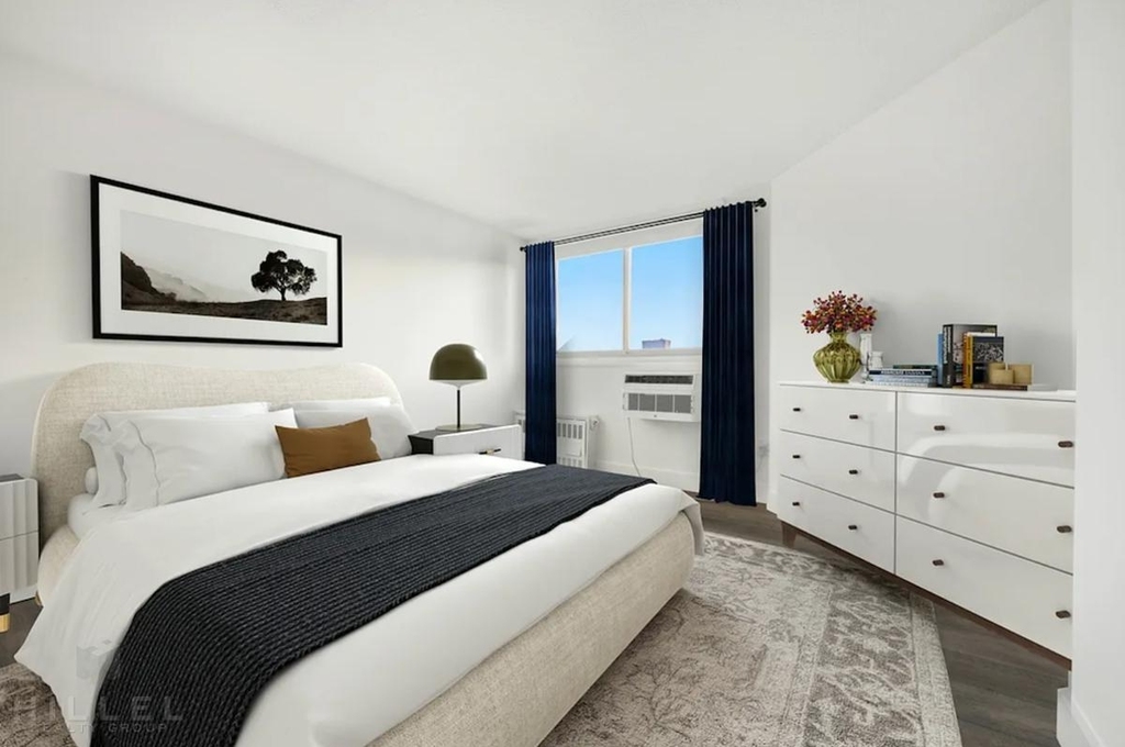 Second Avenue - Photo 4