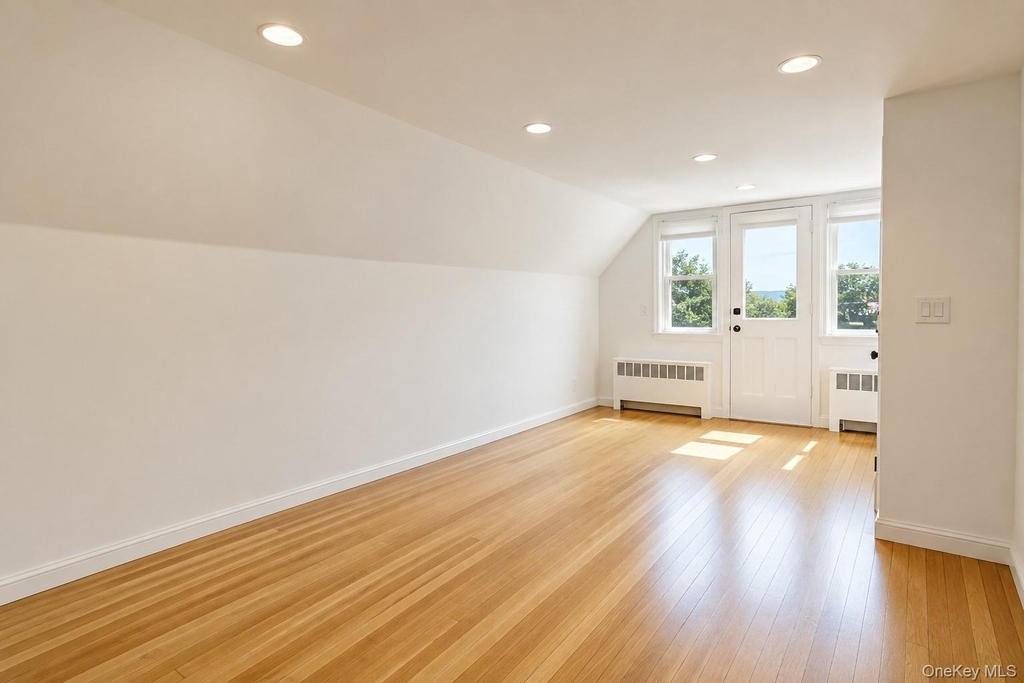 545 E Park Avenue - Photo 8
