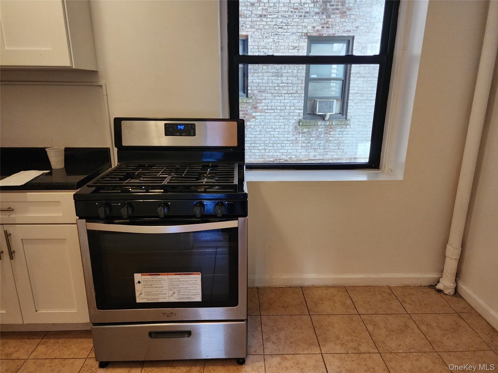77-20 Austin Street - Photo 2