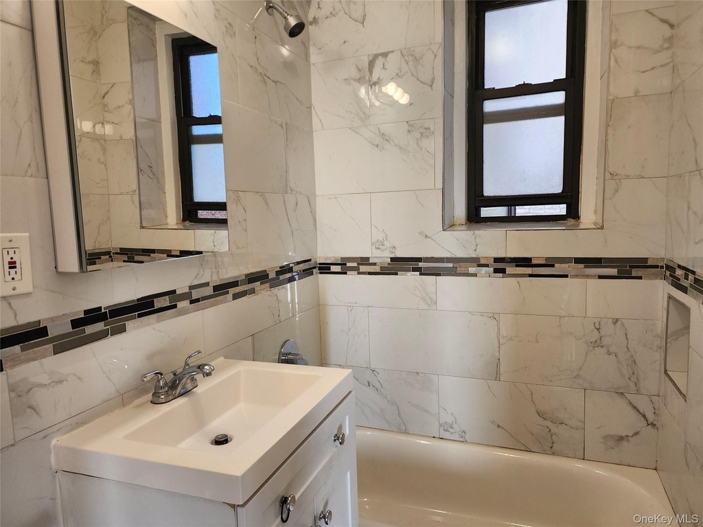 77-20 Austin Street - Photo 12