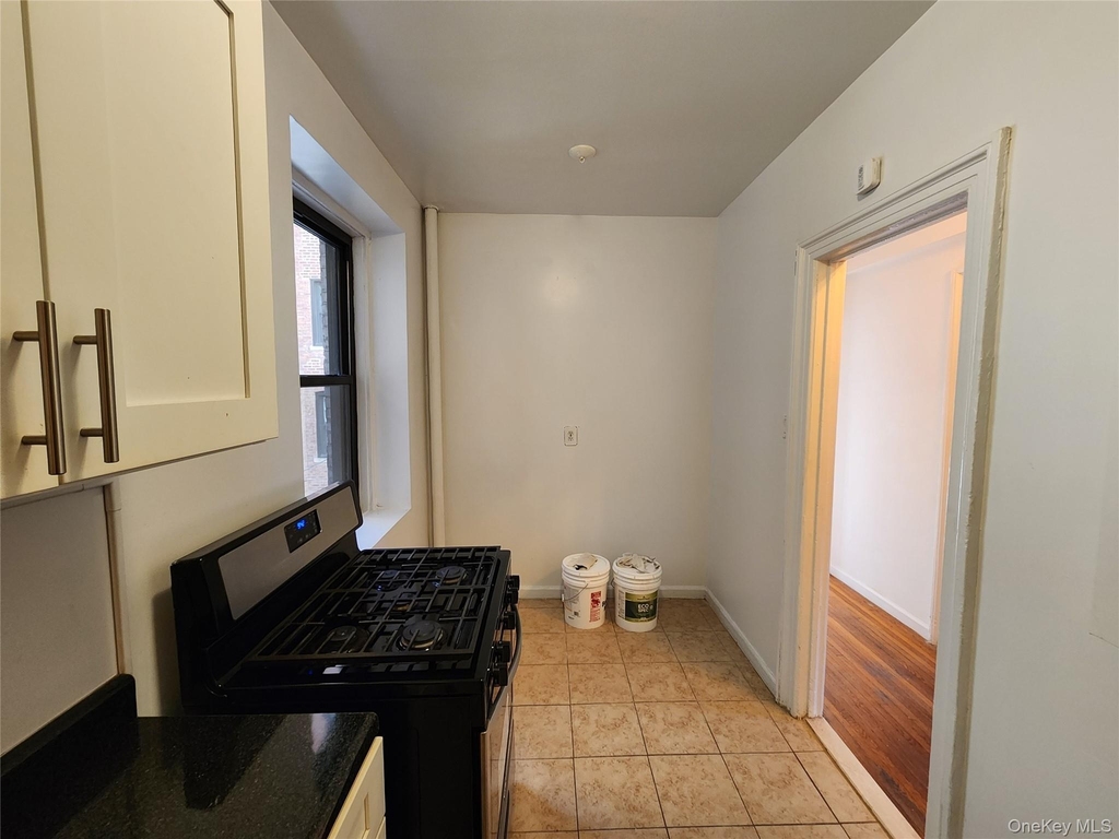 77-20 Austin Street - Photo 5