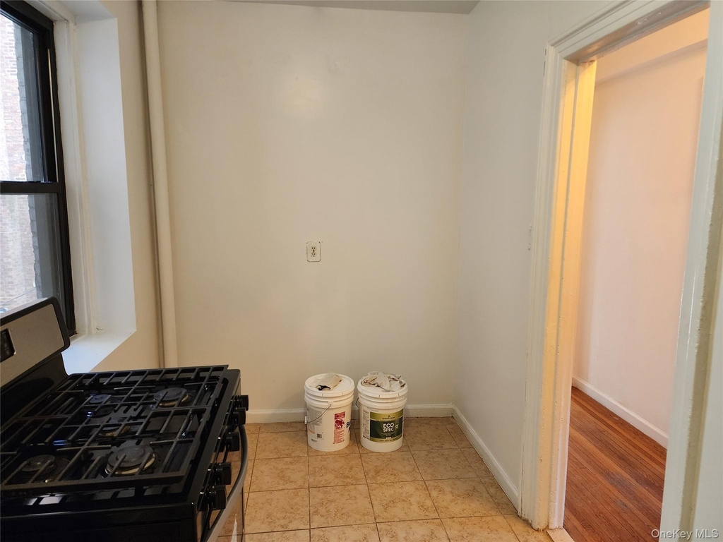 77-20 Austin Street - Photo 6
