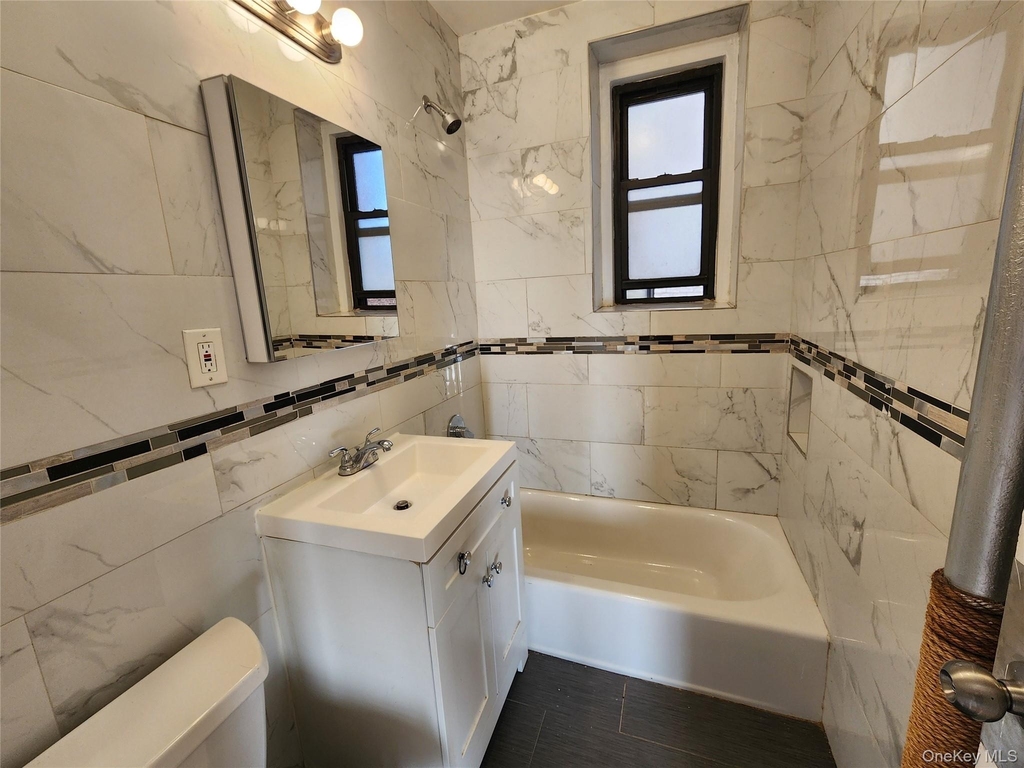 77-20 Austin Street - Photo 13